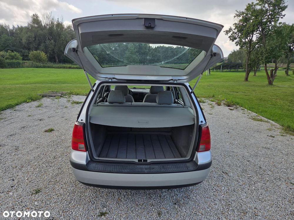 Volkswagen Golf Variant - 13