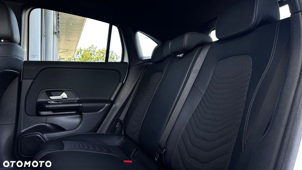 Mercedes-Benz GLA 200 Style - 28