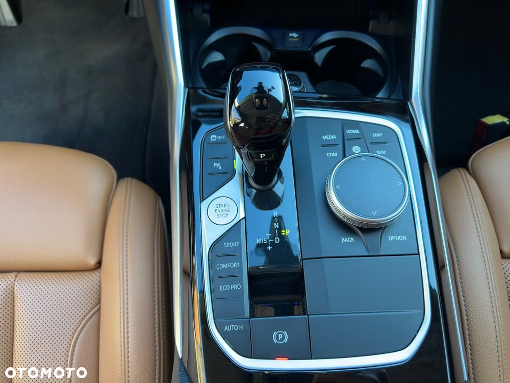 BMW Seria 3 318d Sport Line - 8