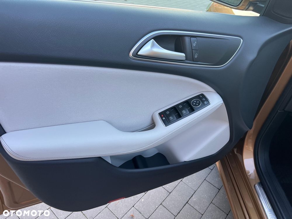 Mercedes-Benz Klasa B 220 (CDI) d 4Matic 7G-DCT - 13