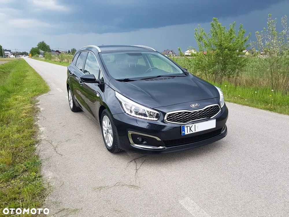 Kia Ceed 1.6 CRDi 136 ISG Dream-Team Edition - 2