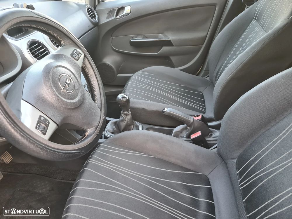 Opel Corsa 1.2 Cosmo - 38