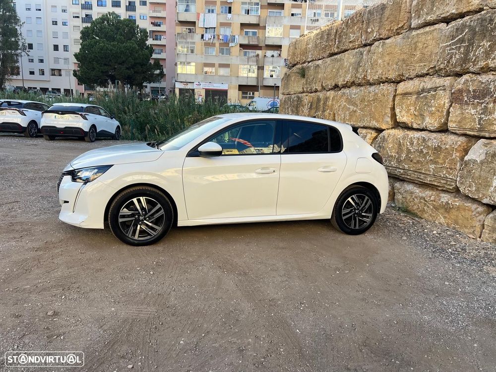Peugeot 208 - 12