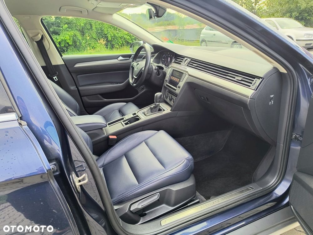 Volkswagen Passat - 31