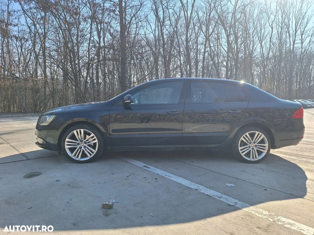 Skoda Superb 2.0 TDI 4X4 Elegance - 11