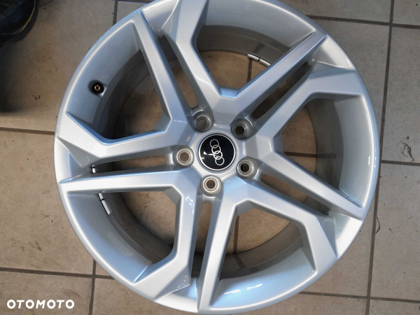 ALUFELGI 18 b.ładne oryginał AUDI Q5 A4 B9 B8 A4 B9 A6 Q3 8jx18 et39