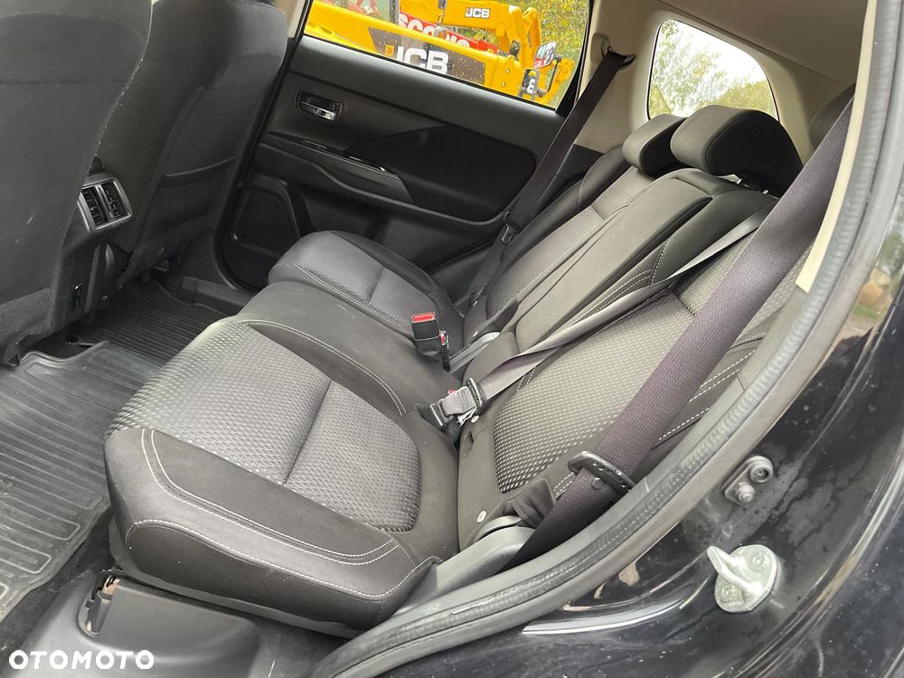 Mitsubishi Outlander 2.4 4WD Diamant+ - 26