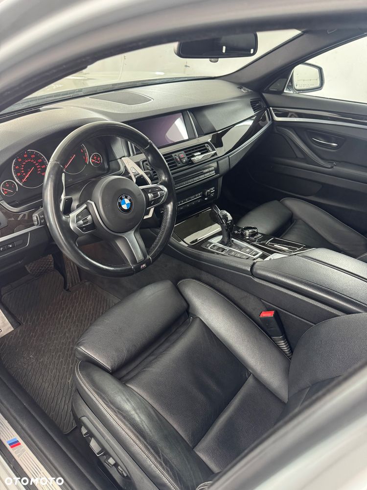 BMW Seria 5 550i xDrive Sport-Aut - 11