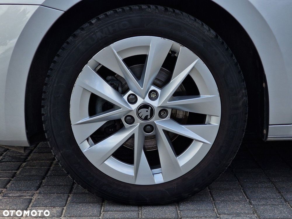 Skoda Octavia 1.5 TSI mHEV Selection DSG - 10