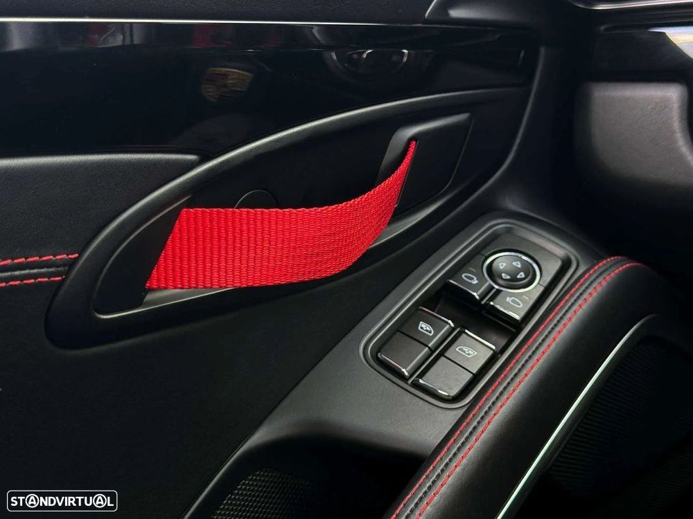 Porsche 911 Série F - 25