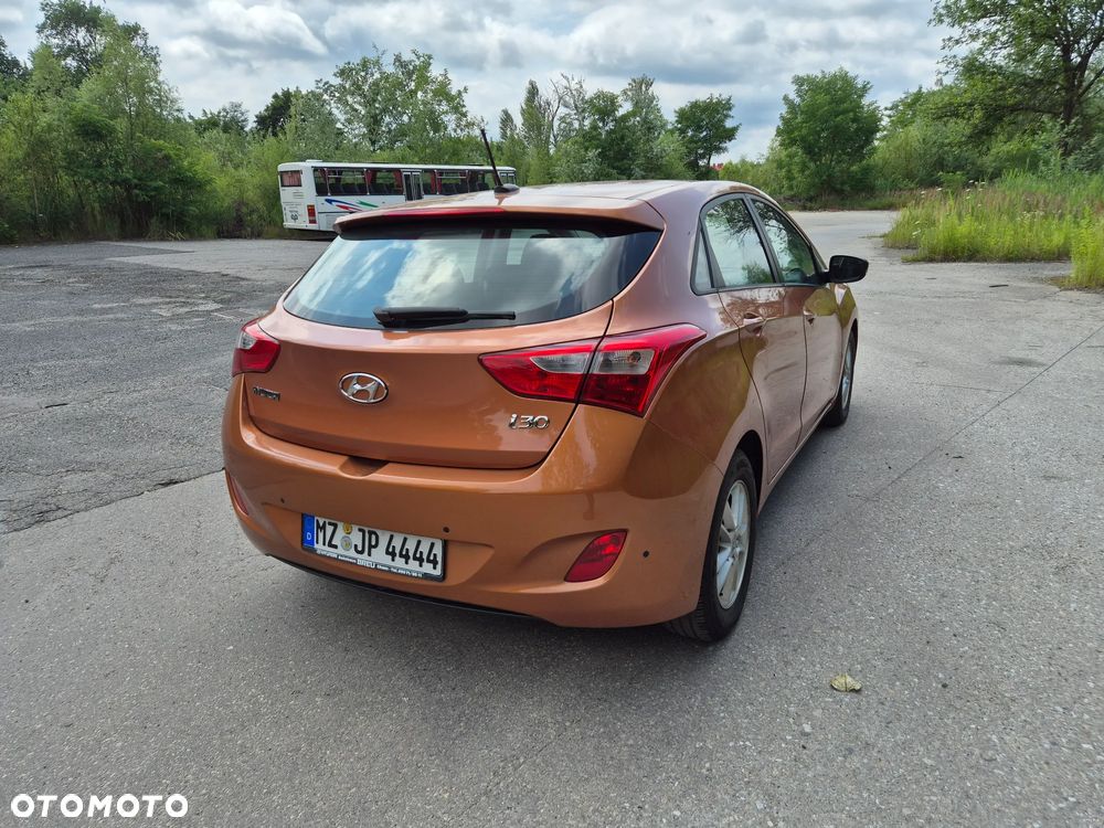 Hyundai i30 blue 1.4 Style - 8
