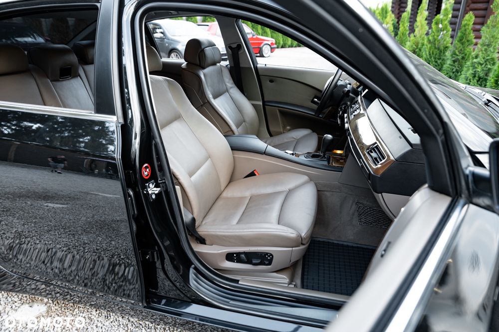 BMW Seria 5 530i - 24