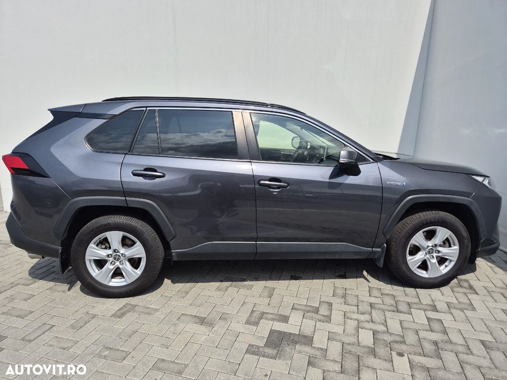 Toyota RAV4 - 6