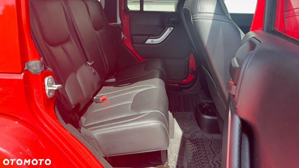 Jeep Wrangler 3.6 Unlim Sahara - 17