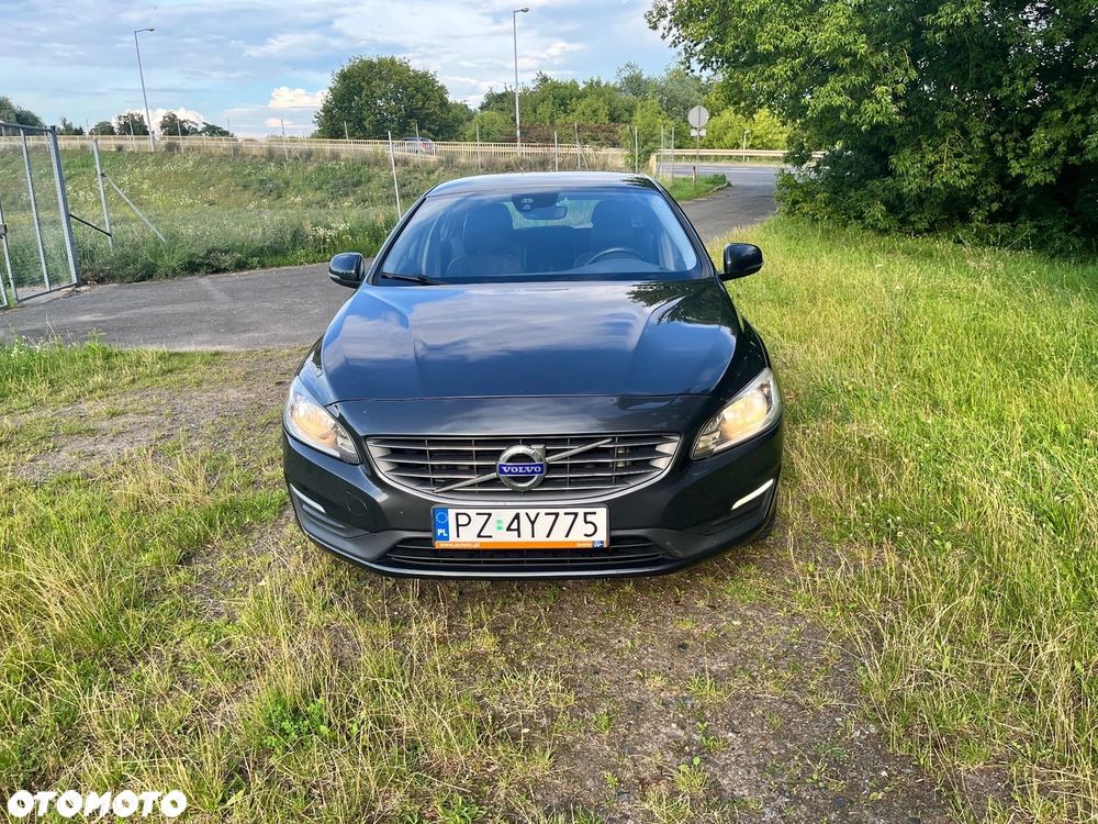 Volvo V60 D3 Momentum - 4
