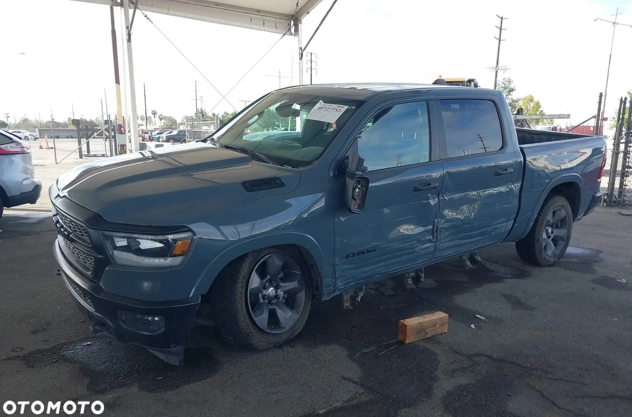 RAM 1500 Crew Cab Shortbed Bighorn - 18