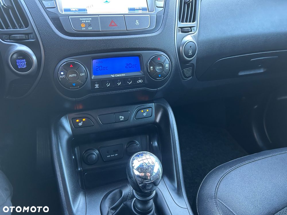 Hyundai ix35 1.6 2WD Fifa World Cup Edition - 24