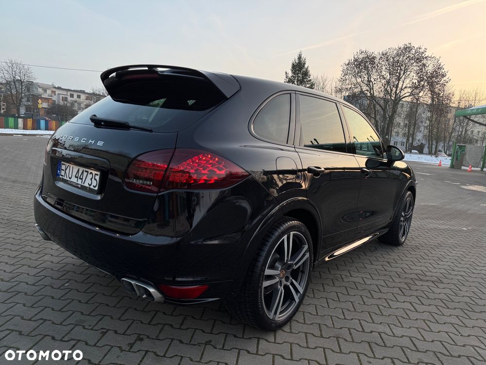 Porsche Cayenne Platinum Edition - 18