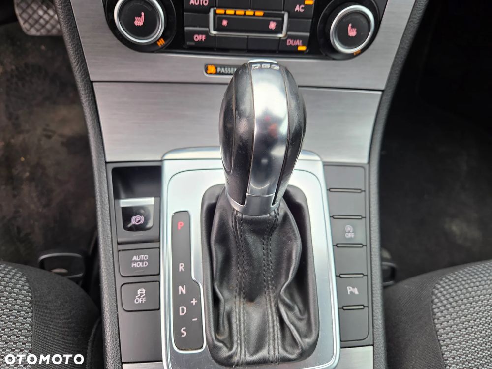 Volkswagen Passat ver-2-0-tdi-trendline-dsg - 18