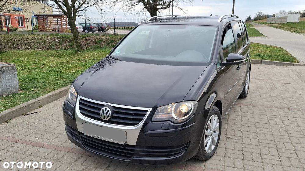 Volkswagen Touran - 1