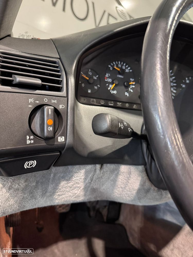 Mercedes-Benz SL 280 Standard - 23