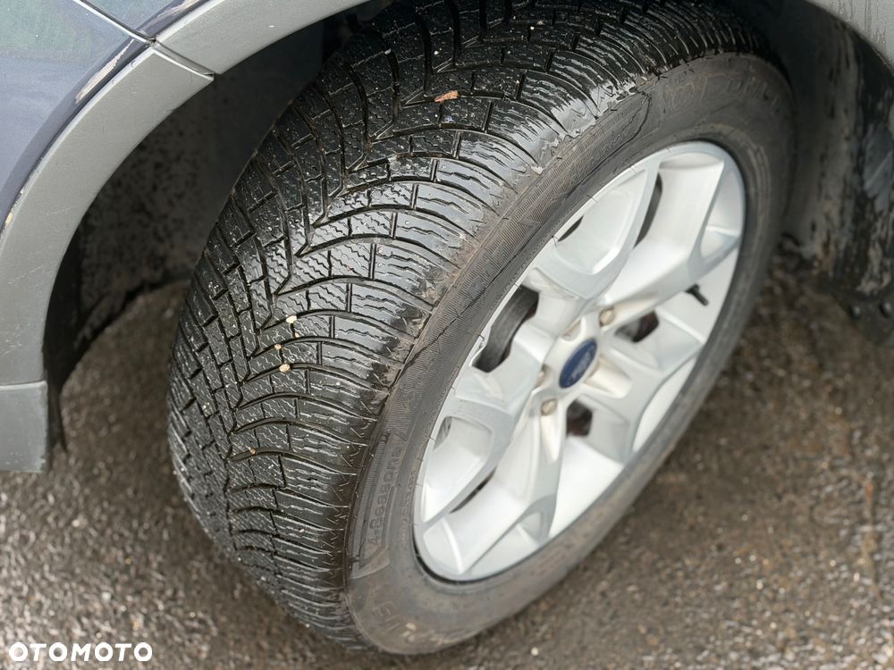 Ford Kuga 2.0 TDCi 4x4 Titanium - 4