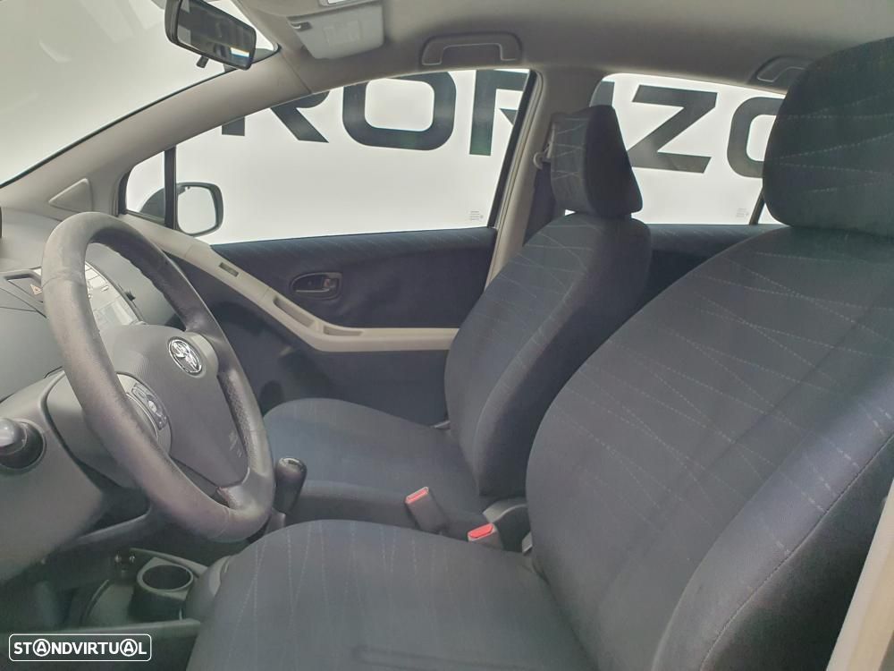 Toyota Yaris 1.4 D-4D Comfort - 9