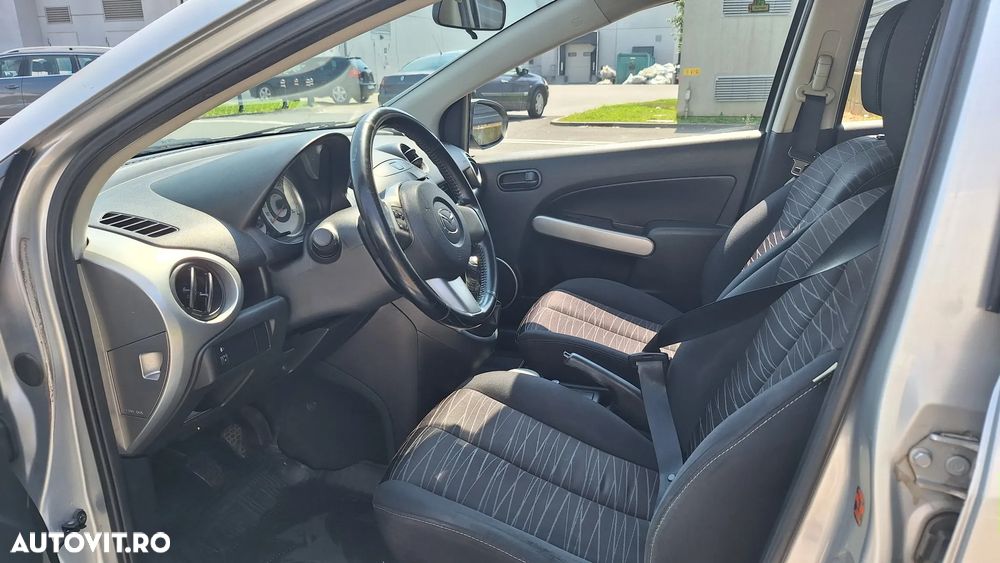 Mazda 2 - 7