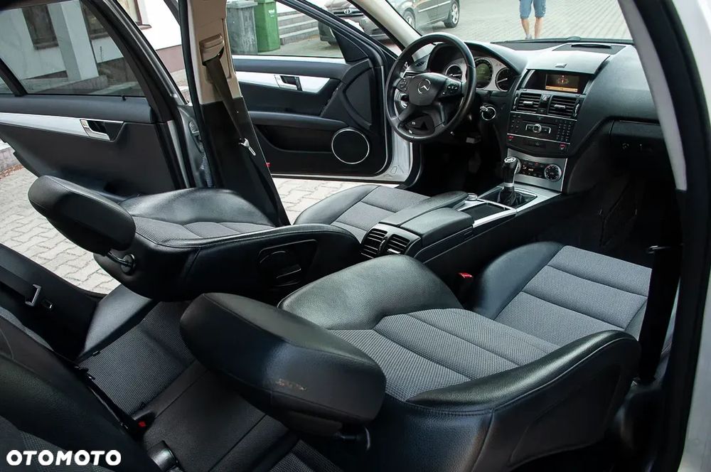Mercedes-Benz Klasa C 180 Kompressor Avantgarde - 21