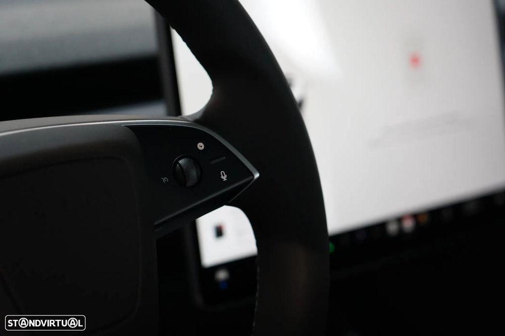 Tesla Model 3 - 32