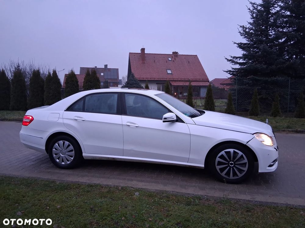 Mercedes-Benz Klasa E 200 CDI DPF BlueEFFICIENCY Automatik - 4