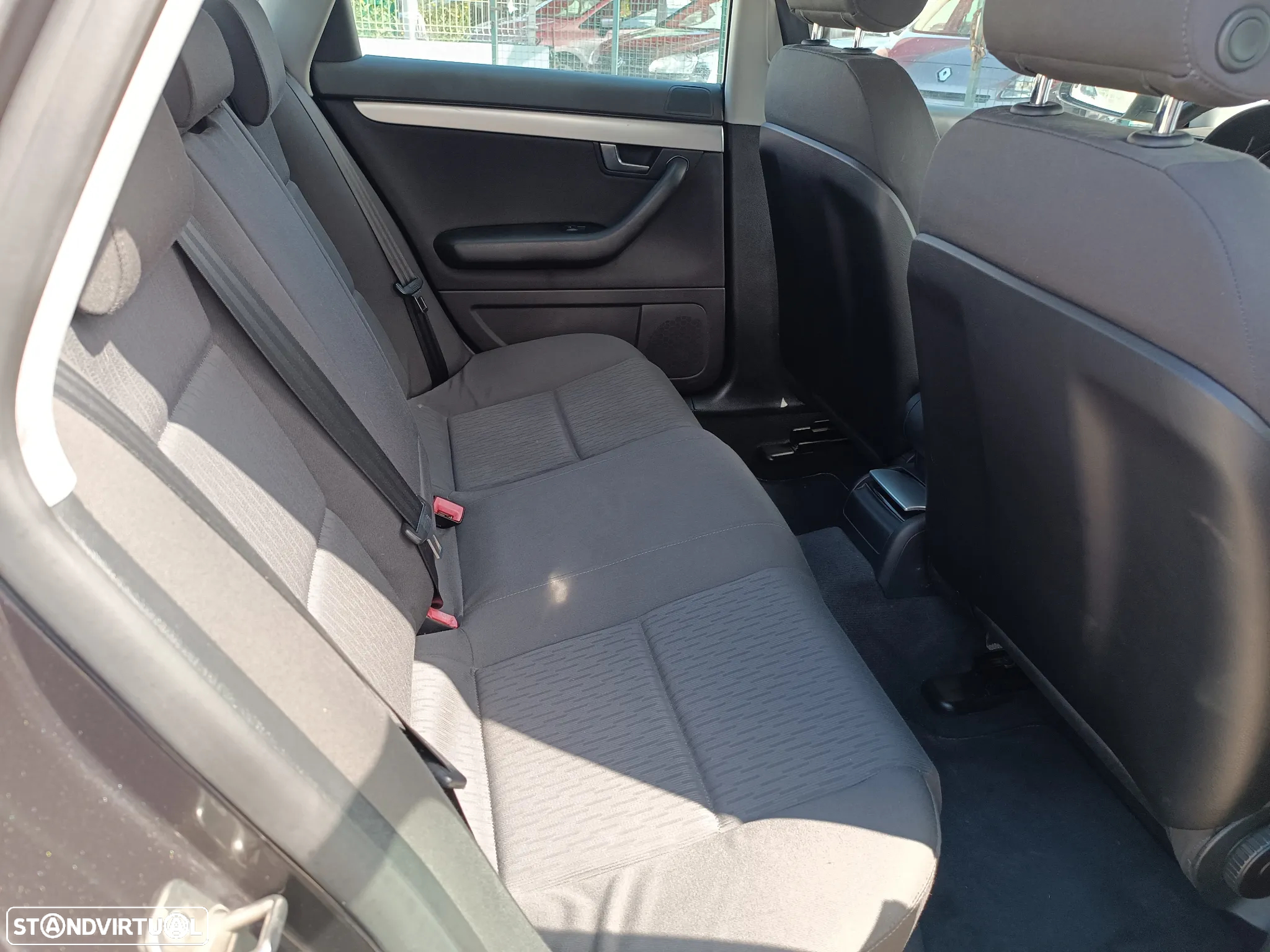 Audi A4 2.0 TDI exclusive - 19