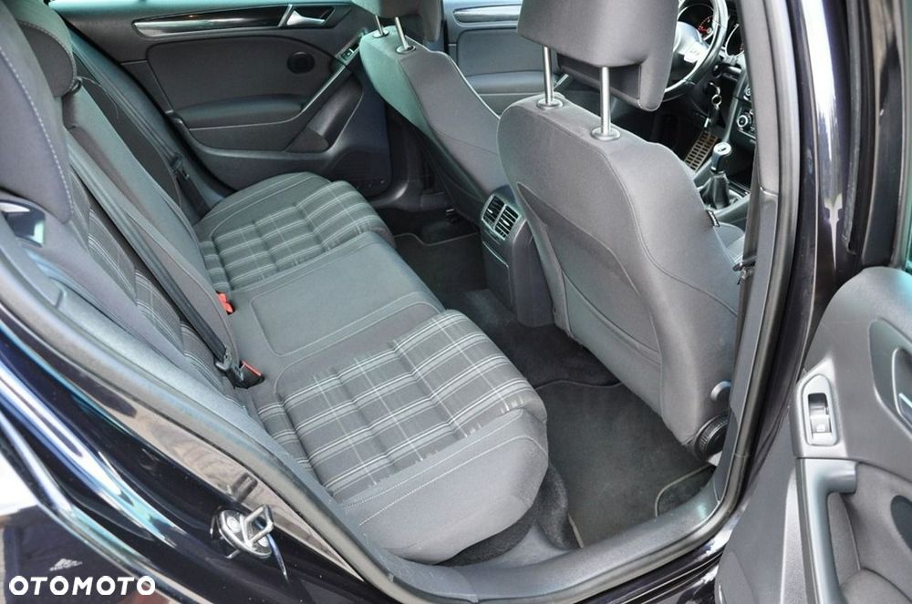 Volkswagen Golf - 26