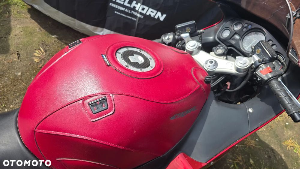 Honda CBR - 25