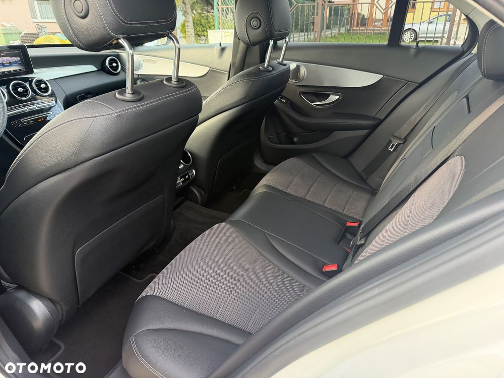 Mercedes-Benz Klasa C 200 9G-TRONIC - 29