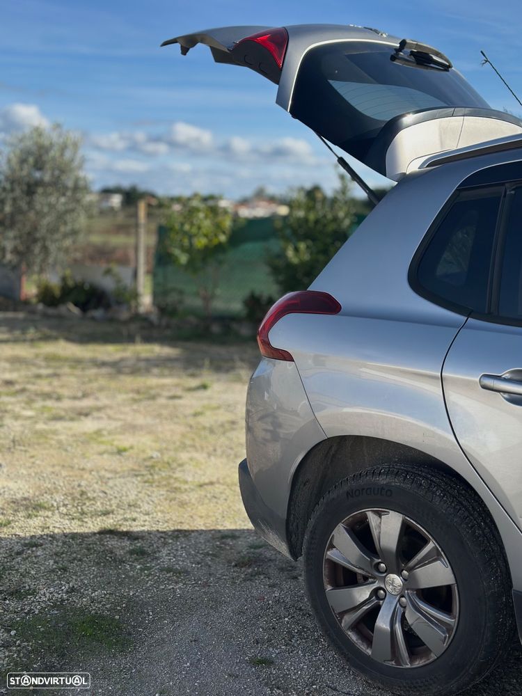 Peugeot 2008 1.2 PureTech Style - 14