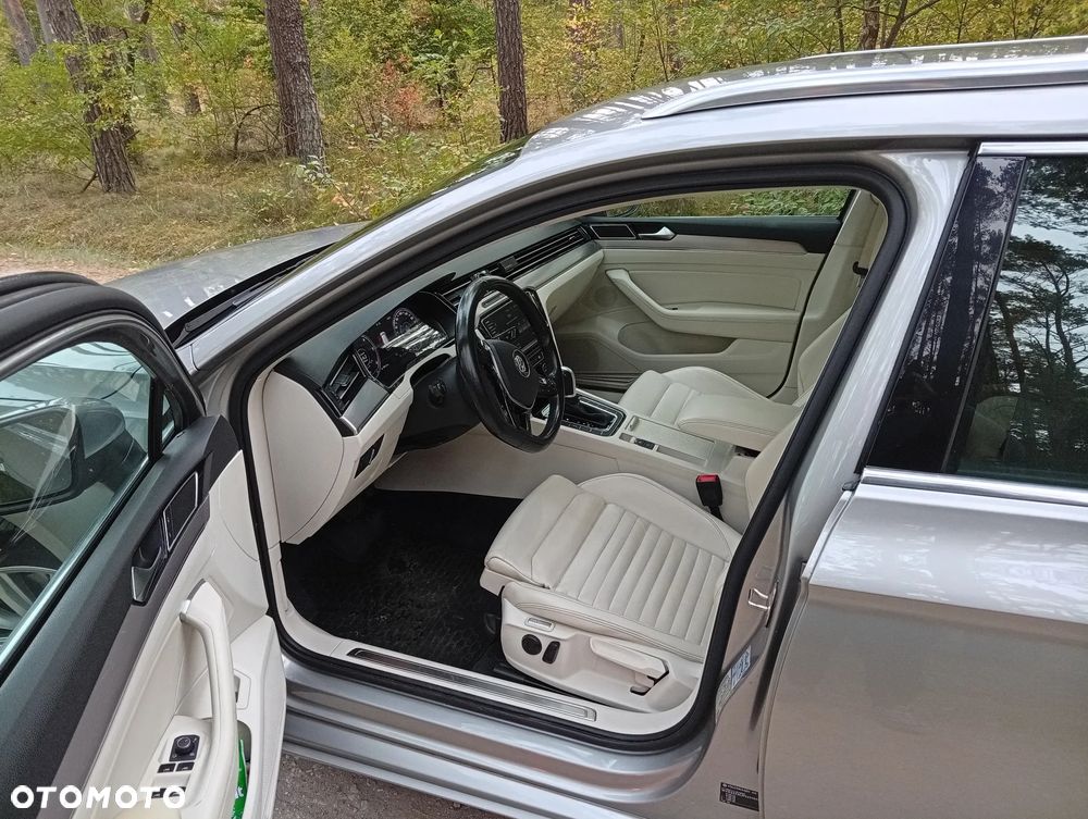 Volkswagen Passat - 2