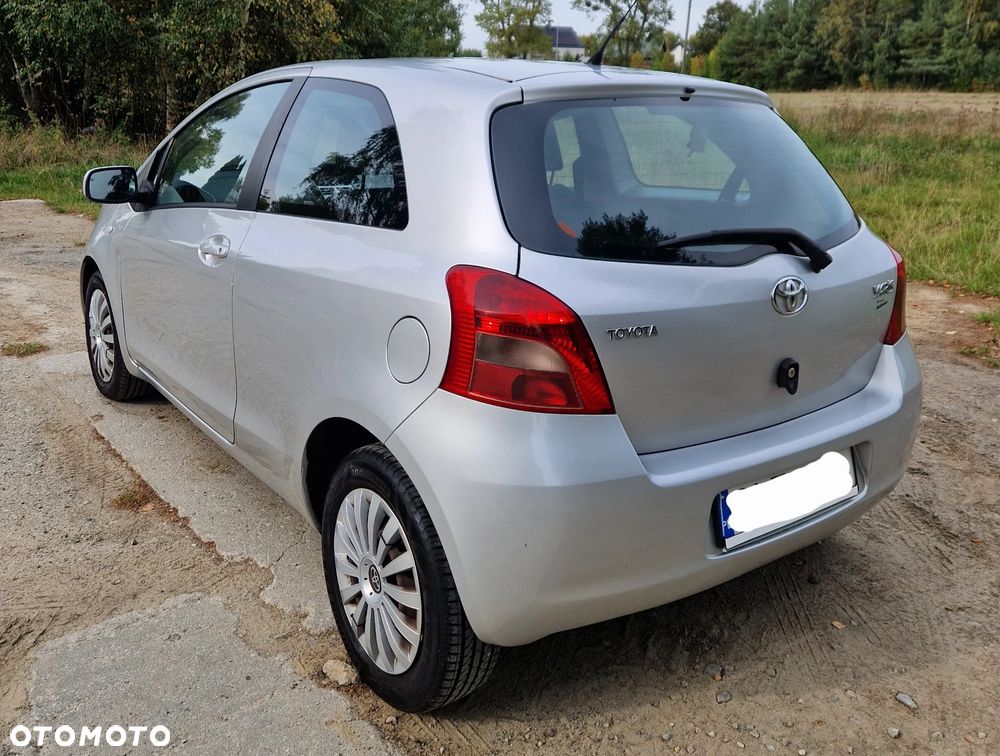 Toyota Yaris - 4