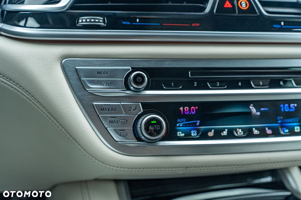 BMW Seria 7 740d xDrive mHEV sport - 24