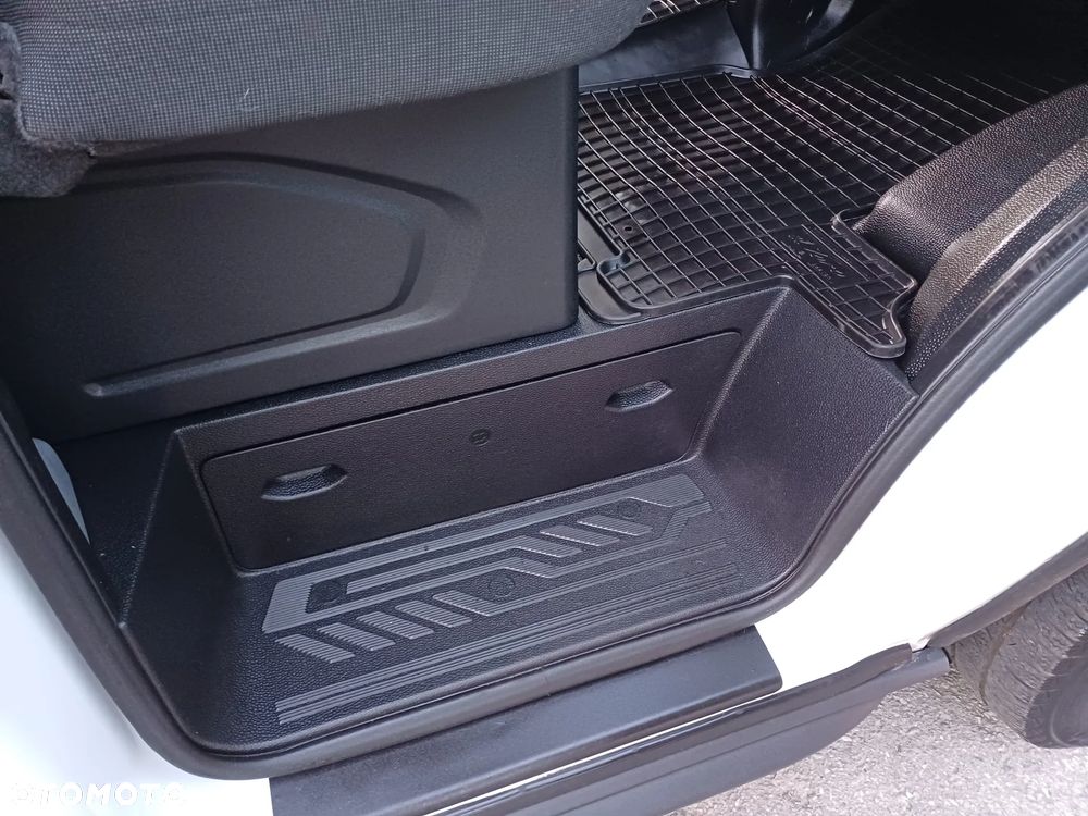 Ford Transit - 24