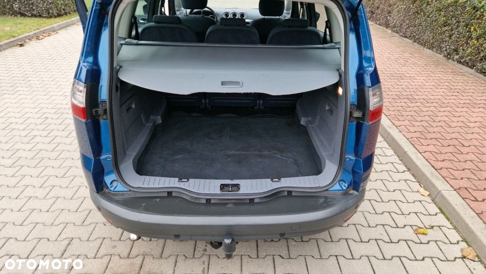 Ford S-Max - 16