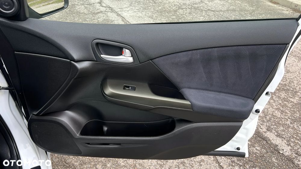 Honda Civic 1.8 i-VTEC Sport - 28