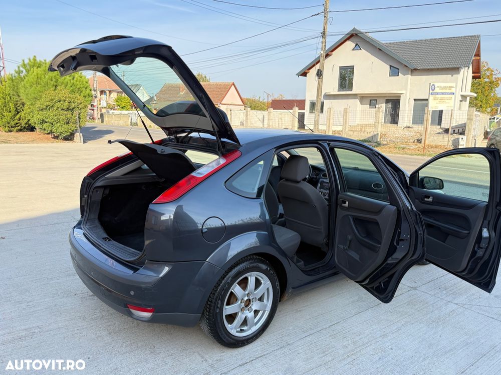 Ford Focus - 22