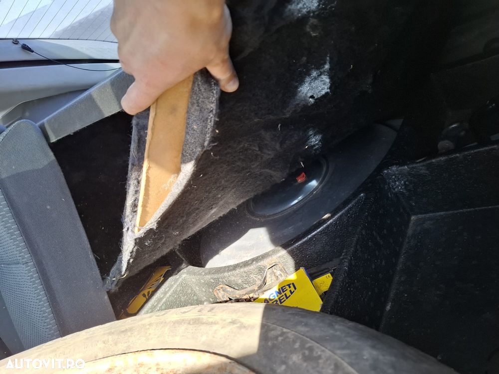 Ford Focus 1.6i Trend - 8