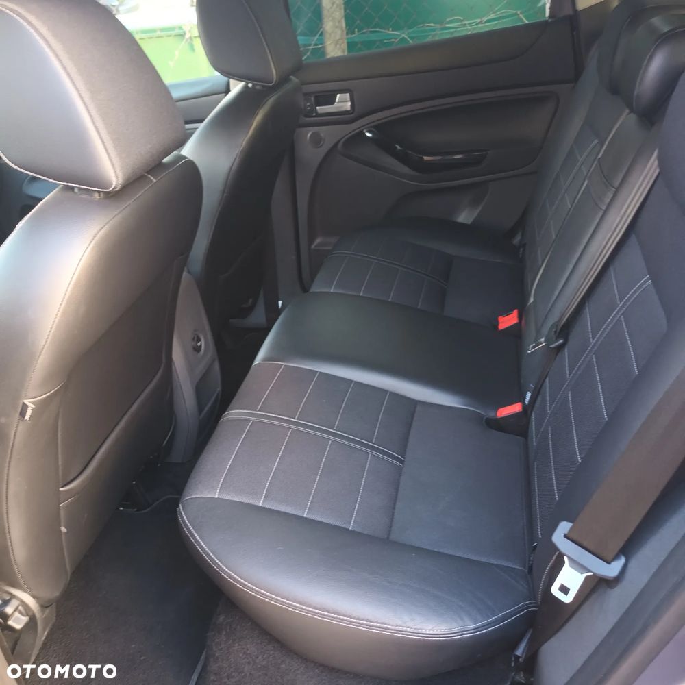 Ford Kuga 2.0 TDCi 2x4 Titanium - 14