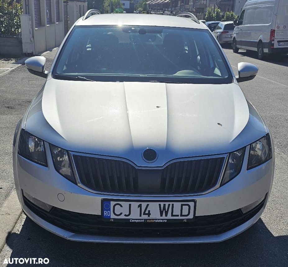 Skoda Octavia 1.6 TDI DSG Ambition - 5