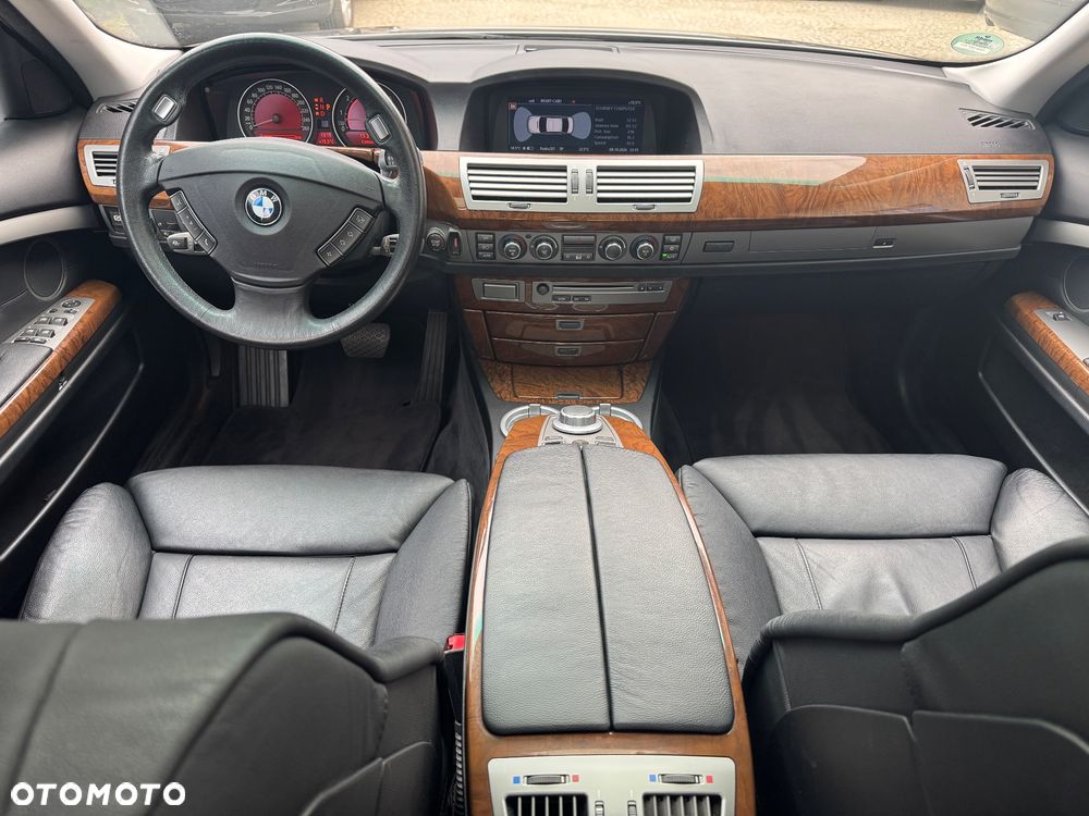 BMW Seria 7 740i - 16