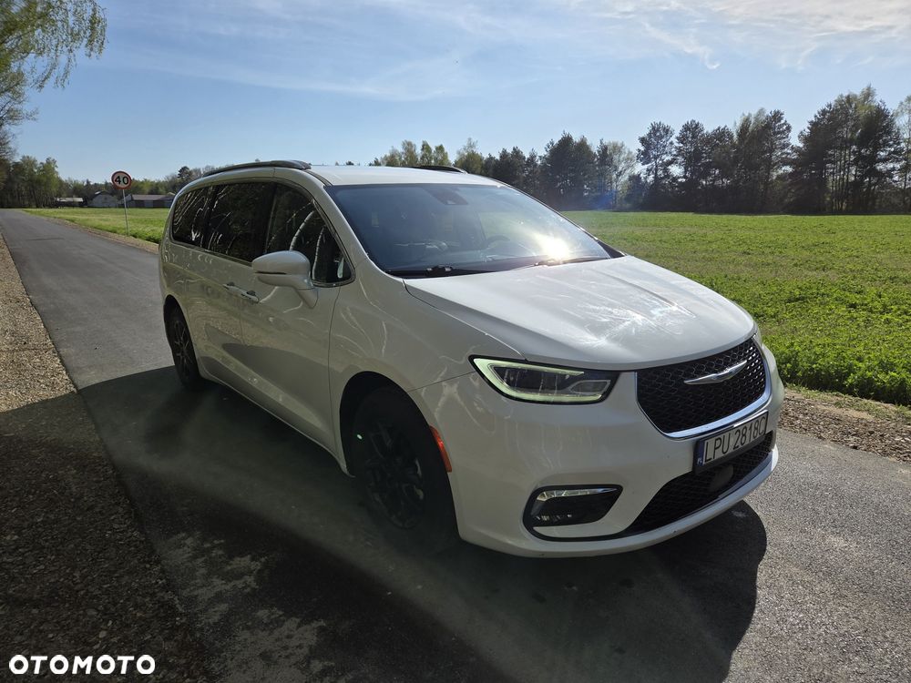 Chrysler Pacifica - 3