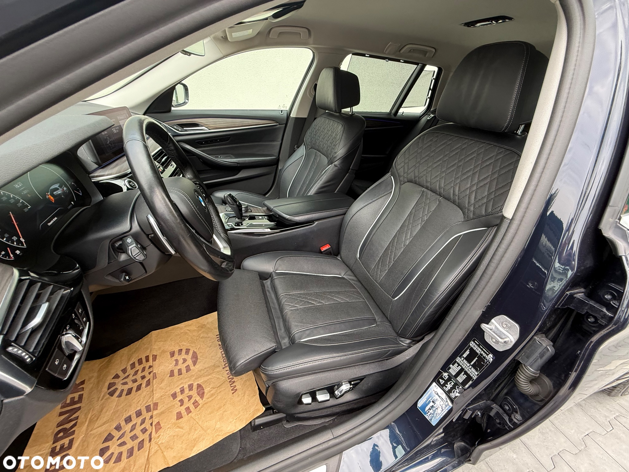 BMW Seria 5 520d Luxury Line sport - 17