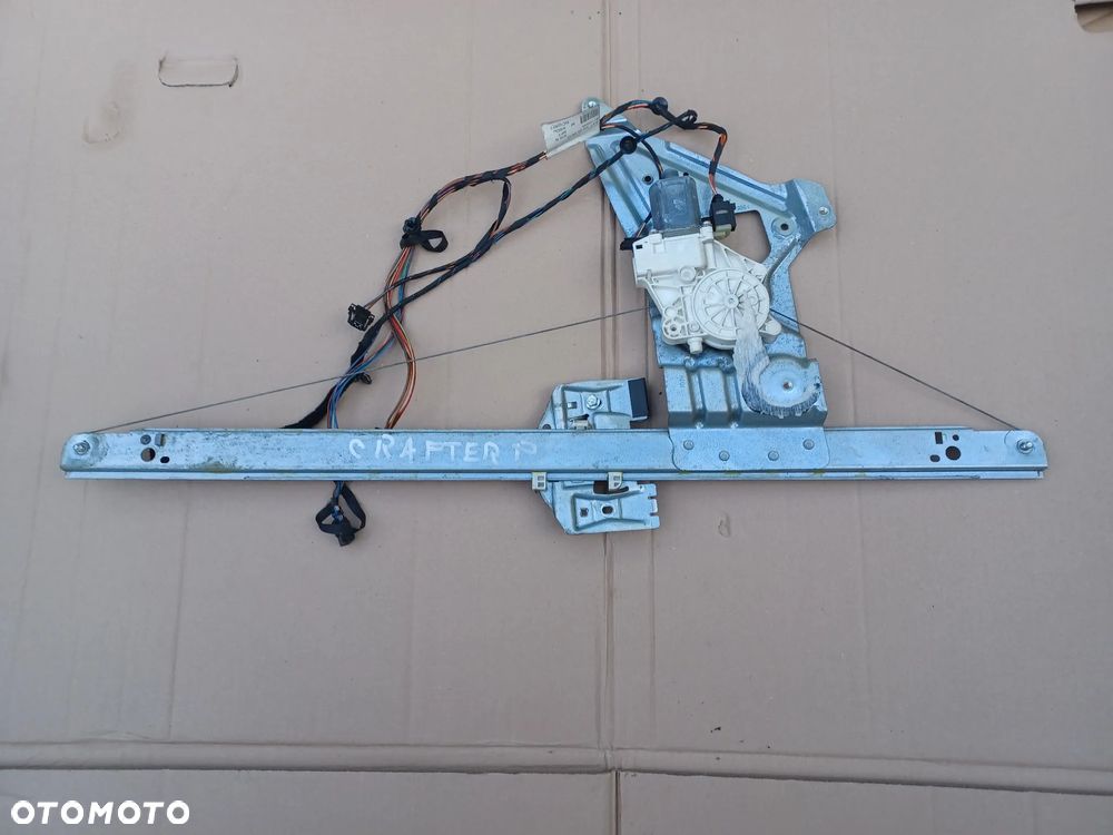 PODNOŚNIK SZYBY PRAWY PRZÓD CRAFTER LIFT - 1